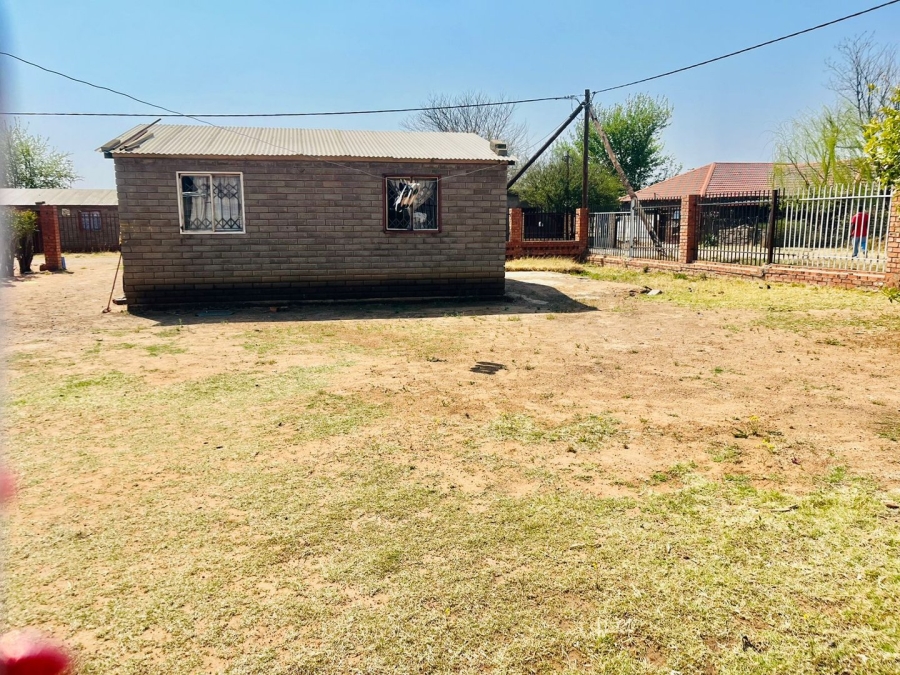 2 Bedroom Property for Sale in Bloemside 3 Free State